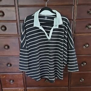NEW Womens Crown And Ivy Pullover Black And White